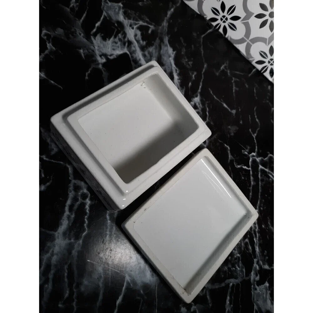 Anfora Agueda hand painted Portugal box